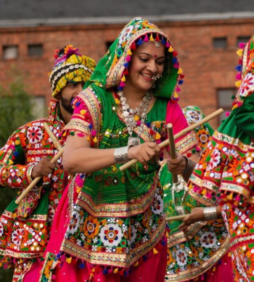 Garba Dance: Celebrating the Rhythms of Joy and Togetherness all along Navratri