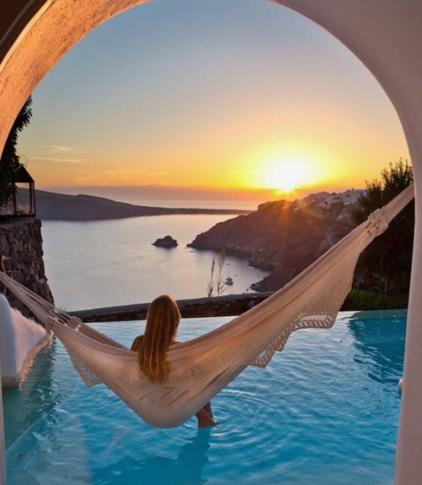 Santorini: An Enchanting Island Paradise of Stunning Landscapes and Rich Cultural Heritage