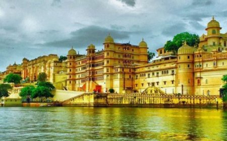 Enchanting Udaipur: Exploring the Architectural Splendor and Natural Beauty of the City of Lakes