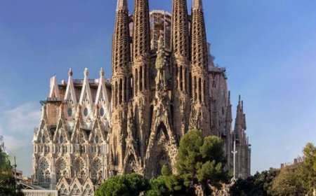 Discovering Barcelona's Charm: Top 5 Must-Visit Places in the Vibrant Catalan Capital