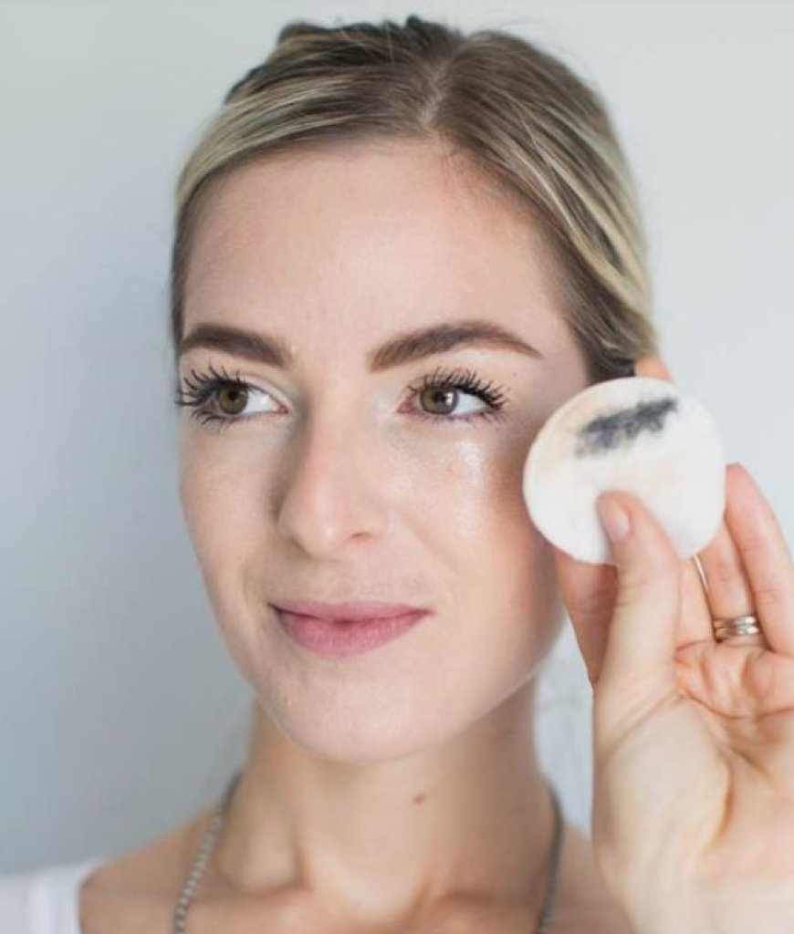 Effective Makeup Removal: A Gentle Guide to Cleanse Your Face