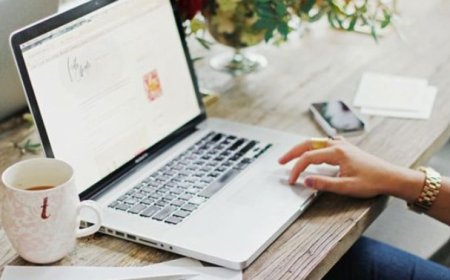 Exploring the Advantages of a Graphic Design Career: Creative Expression, Diverse Industries, and Impactful Communication