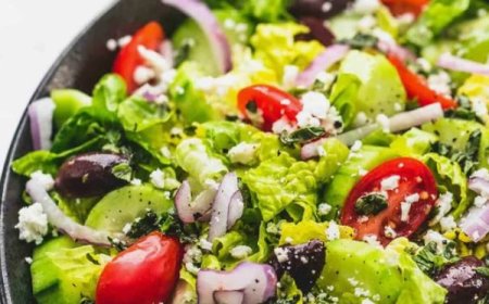 Top 10 Nutritional Benefits of Vibrant Green Salads for Your Well-being