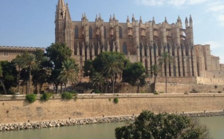 Exploring the Charms of Palma de Mallorca: Top 5 Enchanting Destinations
