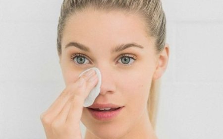 Top 10 Benefits of Using a Toner in Your Skincare Routine