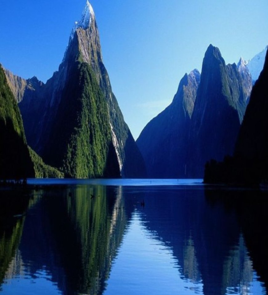 Exploring the Enchanting South Island: Top 5 Must-Visit Destinations of New Zealand's Natural Paradise