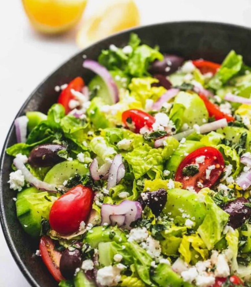 Top 10 Nutritional Benefits of Vibrant Green Salads for Your Well-being