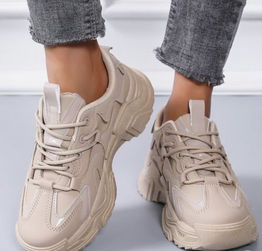 Top 10 Fashionable Women's Footwear Trends: Embracing Comfort and Style