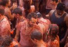 La Tomatina: The world's biggest food fight in Buñol, Spain