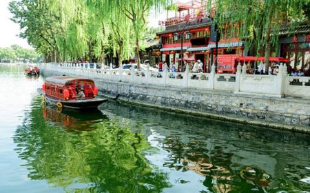 Exploring the Enchanting Beauty of Jiuzhaigou Valley