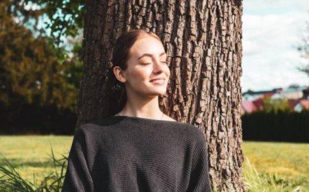 Naturally Beautiful: 10 Home-Based Tips for Effortless Radiance