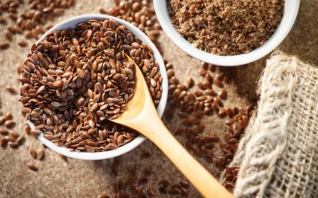 Unlocking the Nutritional Goldmine: The Top 10 Benefits of Flaxseeds