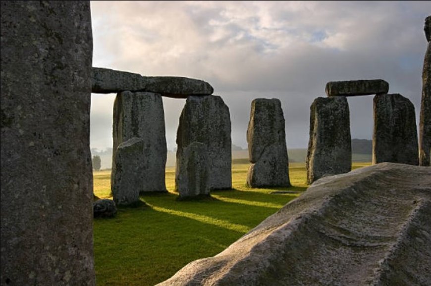 Stonehenge: Mysteries of an Ancient Monument