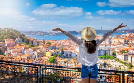 Lisbon, Portugal: A Guide to the City of Charm, Culture, and Cuisine