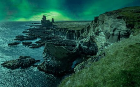 The Northern Lights in Iceland: A breathtaking natural display